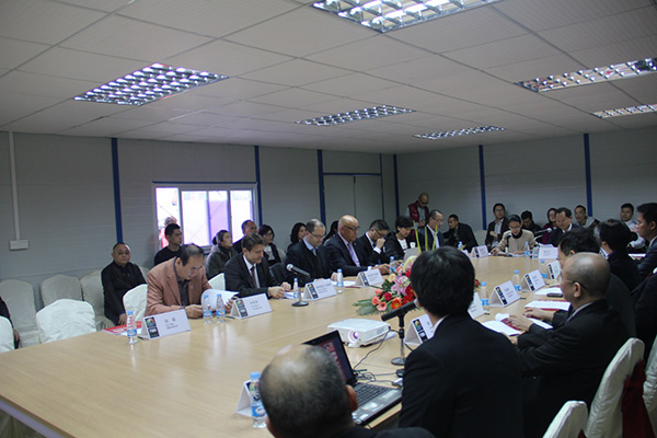 國(guó)際籃聯(lián)考察團(tuán)實(shí)地考察2019年男籃球佛山賽區(qū)主場(chǎng)館